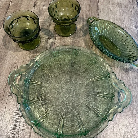 Jeannette Green Depression Glass CHERRY BLOSSOM Handled, two glasses, tray - Picture 1 of 6